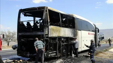 Muğla'da faciadan dönüldü : Yolcu otobüsü alev aldı