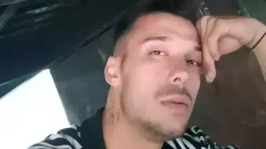 Önünü kesen kişiler tarafından kalbinden bıçaklanan müzisyen öldü