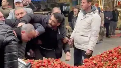 Sakarya'da seyyar satıcı zabıta memuruna tekme tokat saldırdı