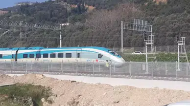 Kocaeli’de yüksek hızlı tren yayaya çarptı