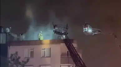 Üsküdar’da 5 katlı binanın çatı katında yangın çıktı