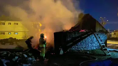 Bingöl'de bir odunlukta yangın çıktı