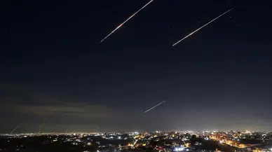 İsrail ordusu açıkladı : İran füze saldırılarına başladı