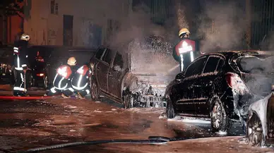 İzmir'de polis aracını kundaklayan sanıkların cezaları azaltıldı