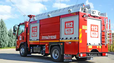 Kağıthane'de yangın : Park halindeki minibüs yandı