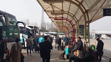 Bursa'da otobüs terminallerinde bayram yoğunluğu yaşanıyor
