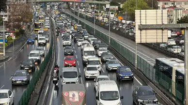 Bayram trafiği başladı ! Arife günü hangi yollar kapalı ? Türkiye genelinde yol durumu