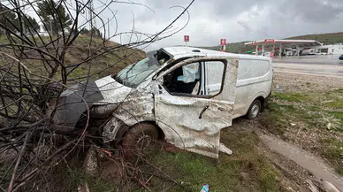 Adıyaman'da midibüs şarampole yuvarlandı