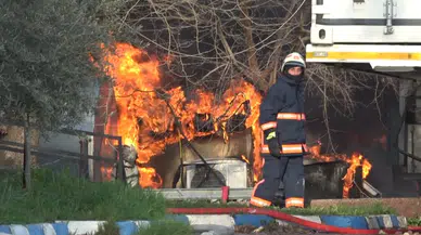 Kilis'te bir STK'ya ait prefabrik yapıda yangın çıktı