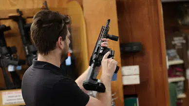 İsrail'de bireysel silahlanmanın önü açıldı : 300 bin kişiye izin çıkıyor