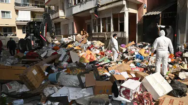 İzmir'de çöp ev operasyonu : Evden 12 kamyon atık çıktı