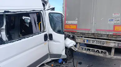 Tekirdağ'da işçi servisi tıra çarptı : Yaralılar var