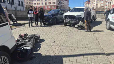 Bingöl'de kaza : Motosiklet yola savruldu