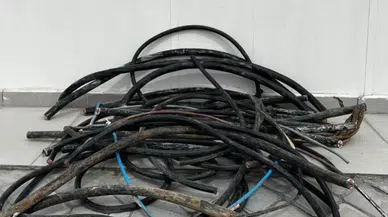 Aydın'ın Söke ilçesinde fabrika hırsızlığı : 150 metre bakır kablo çaldılar