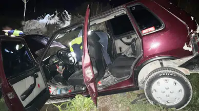 Kütahya Emet'te otomobil şarampole yuvarlandı : 4 yaralı