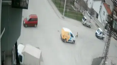 Karaman'da kaza : Savrulan çocuk ayağa kalkıp yoluna ilerledi