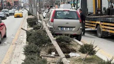 Ankara’da araç yayalara çarptı : 1’i ağır 2 yaralı