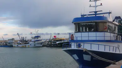 Akdeniz'de fırtına ve sağanak balıkçıları vurdu