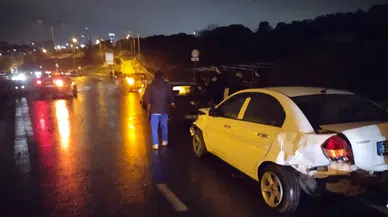 Maltepe'de 4 araçlı zincirleme kaza