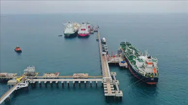 BAE'de petrol terminaline hava saldırısı düzenlendi