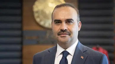 'Kendi teknolojisini üretmeyen ülkelerin ayakta kalması başkalarının lütfuna bağlı'