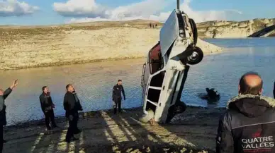 Batman’da nehir kıyısına park edilen araç Dicle Nehri’ne sürüklendi