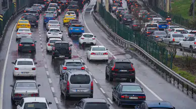 İstanbul'da bayram dönüşü yoğun trafik !
