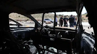 İsrail durmuyor : Batı Şeria'da araçlar kundaklandı