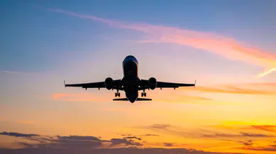 Kenya'da yolcu uçağı iniş sırasında pistten çıktı