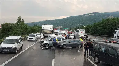 Manisa'da zincirleme trafik kazası : 7 kişi yaralandı