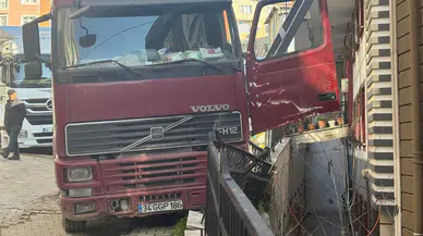 Kağıthane’de kayan hafriyat kamyonunu durdurmaya çalışan şoför hayatını kaybetti