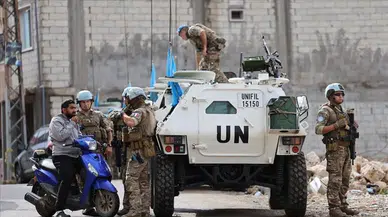 İsrail'den Lübnan'a yeni hava saldırısı : 2 ölü , 5 yaralı