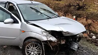 Batman'da yoldan çıkan otomobilin sürücüsü yaralandı