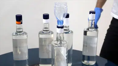 Adana'da kaçak alkol baskını : 2 bin litre sahte alkole el konuldu