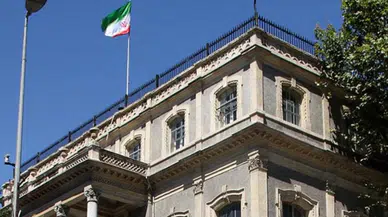 İstanbul'daki İran Başkonsolosluğu'nda bayrak yarıya indirildi