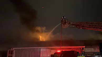 Edirne Sanayi Sitesi'nde yangın : Alevler mobilya atölyesini sardı