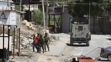 İsrail ordusu Kudüs'ü bastı