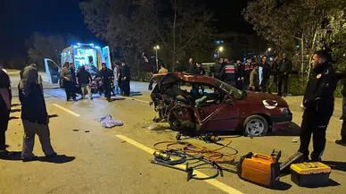 Finike-Kumluca yolunda feci kaza : 1 ölü, 5 yaralı