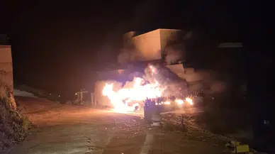 Alanya'da yangın : Müstakil ev alev alev yandı