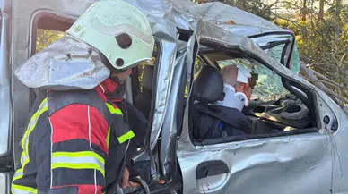 Aydın’da ticari araç takla attı : 3 yaralı