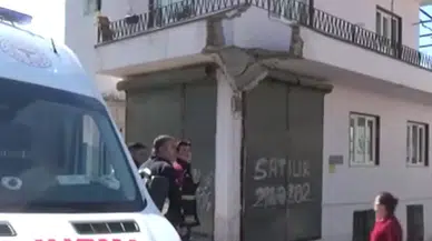 Aydın’da korkutan balkon çökmesi : 5 metre yükseklikten düşen 2 kişi ağır yaralandı