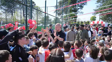 Samsunsporlu futbolculardan 23 Nisan kutlaması : Çocuklarla bir araya geldiler