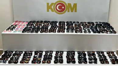 Samsun'da kaçak gözlük operasyonu : 150 güneş gözlüğü ele geçirildi