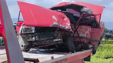 İzmir'de zincirleme trafik kazası : 1 ölü, 3 yaralı