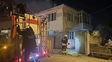 Tekirdağ'da yangın : 2 katlı bina alev alev
