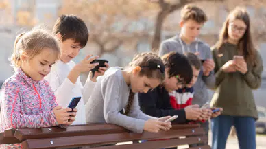 Sosyal medyada 15 yaş sınırı yasalaştı
