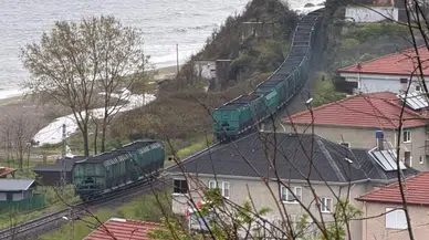 Zonguldak'ta yük treni ikiye bölündü