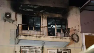 İzmir’de ev yangını: Baba öldü, engelli oğlu entübe