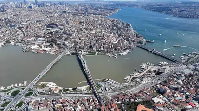 İstanbul'da yağışların ardından Haliç kahverengiye döndü : Uzmanlar uyardı