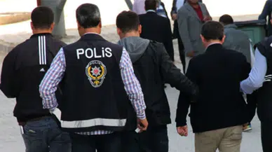 Bursa'da anahtarı üzerinde unutulan kargo aracını çalan 2 şüpheli yakalandı